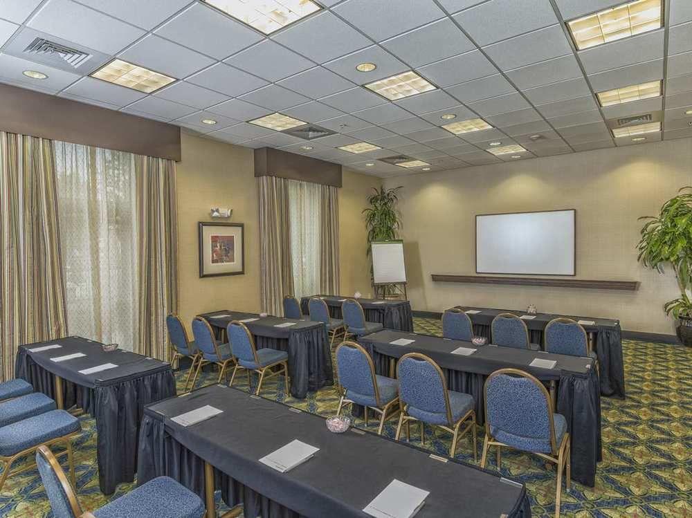 Hampton Inn Belmont At Montcross Екстер'єр фото
