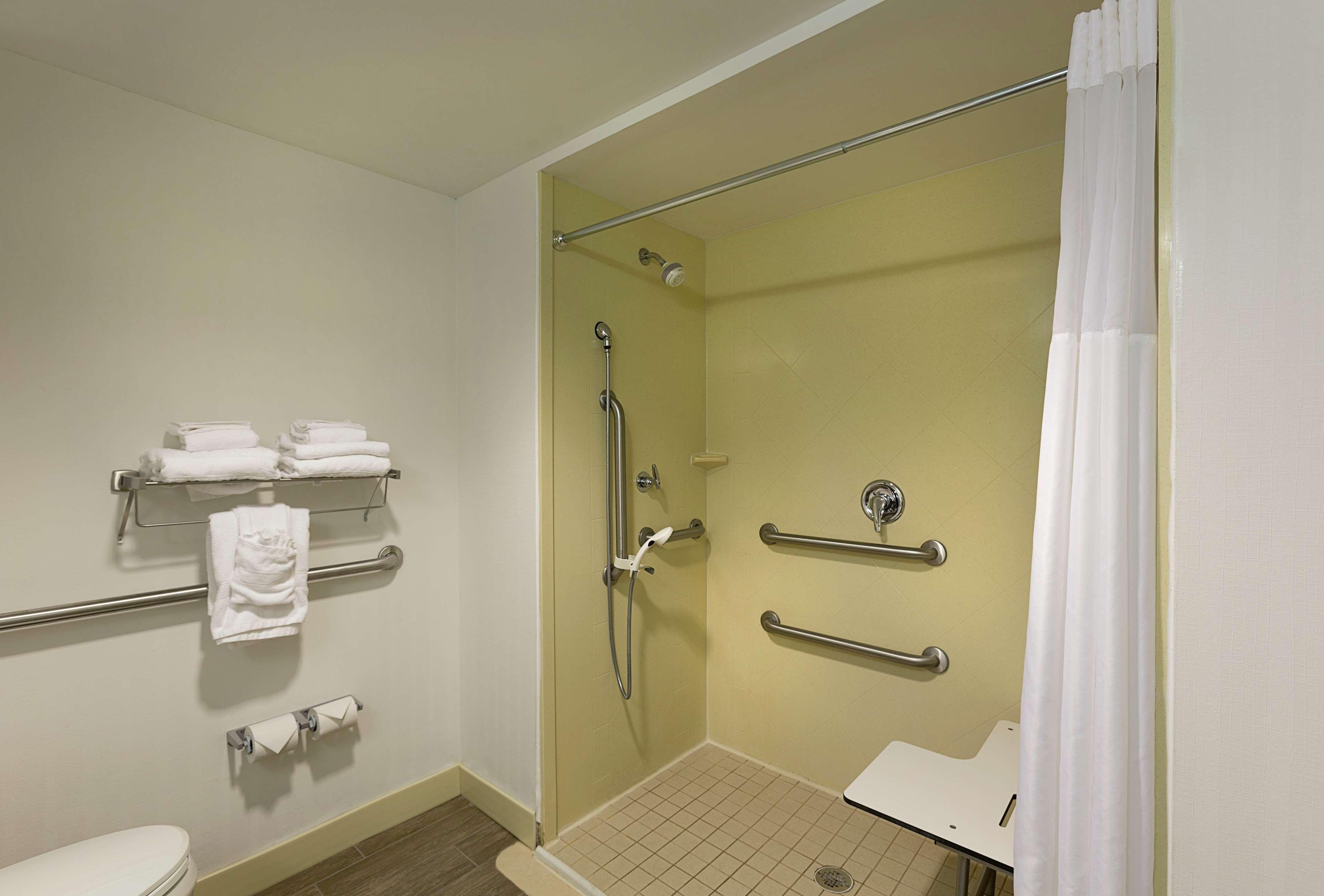 Hampton Inn Belmont At Montcross Екстер'єр фото