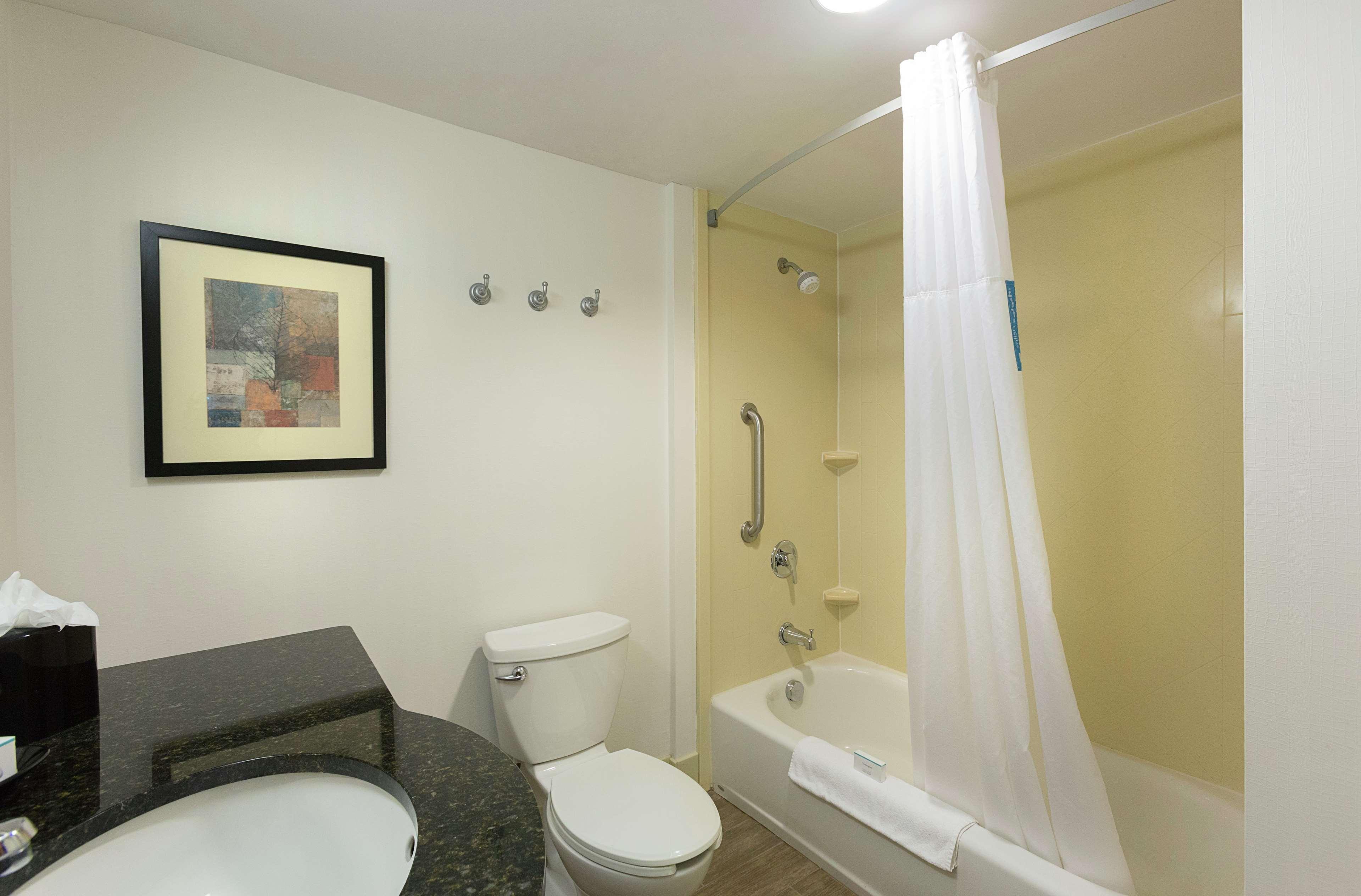 Hampton Inn Belmont At Montcross Екстер'єр фото