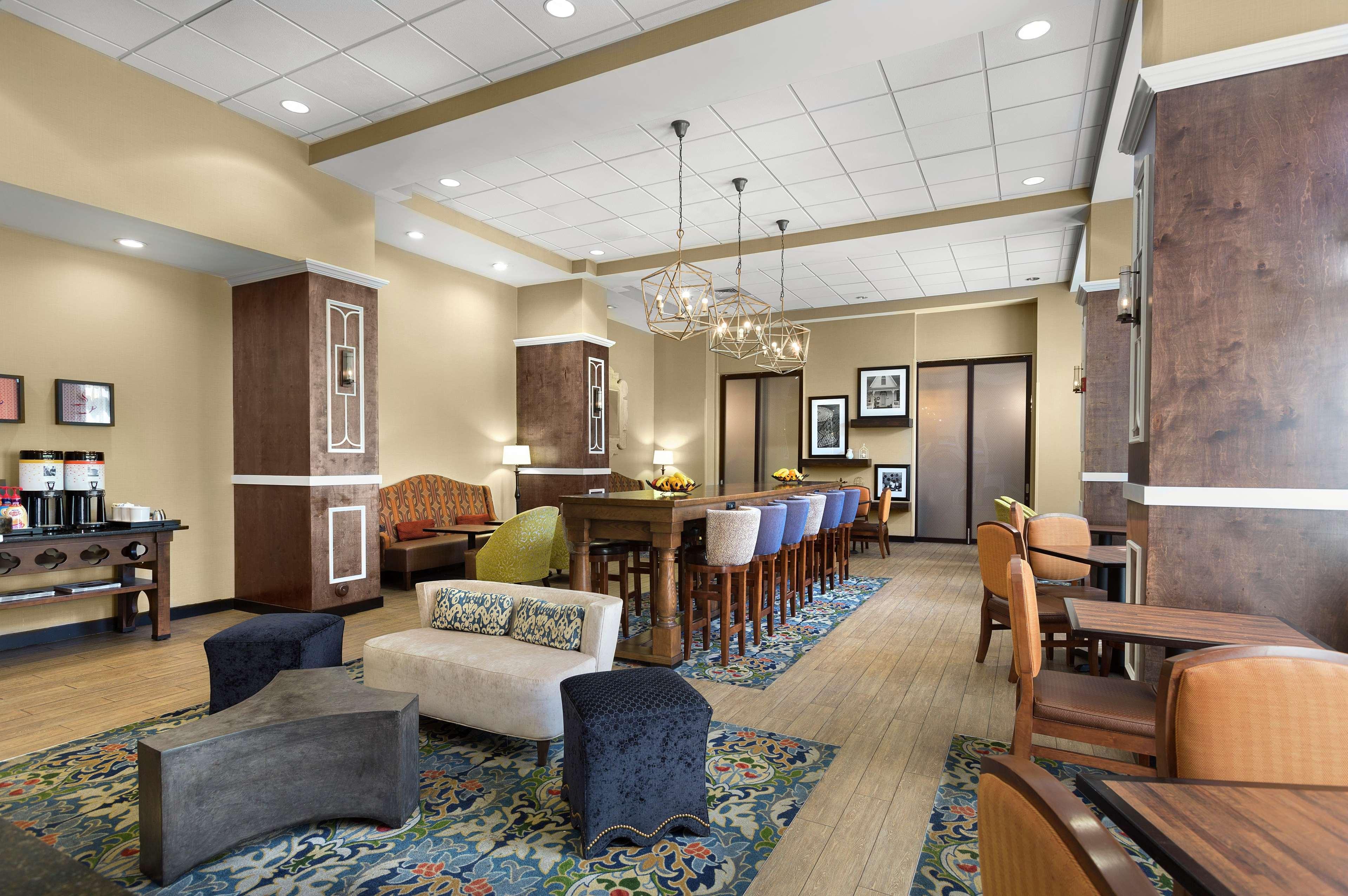 Hampton Inn Belmont At Montcross Екстер'єр фото