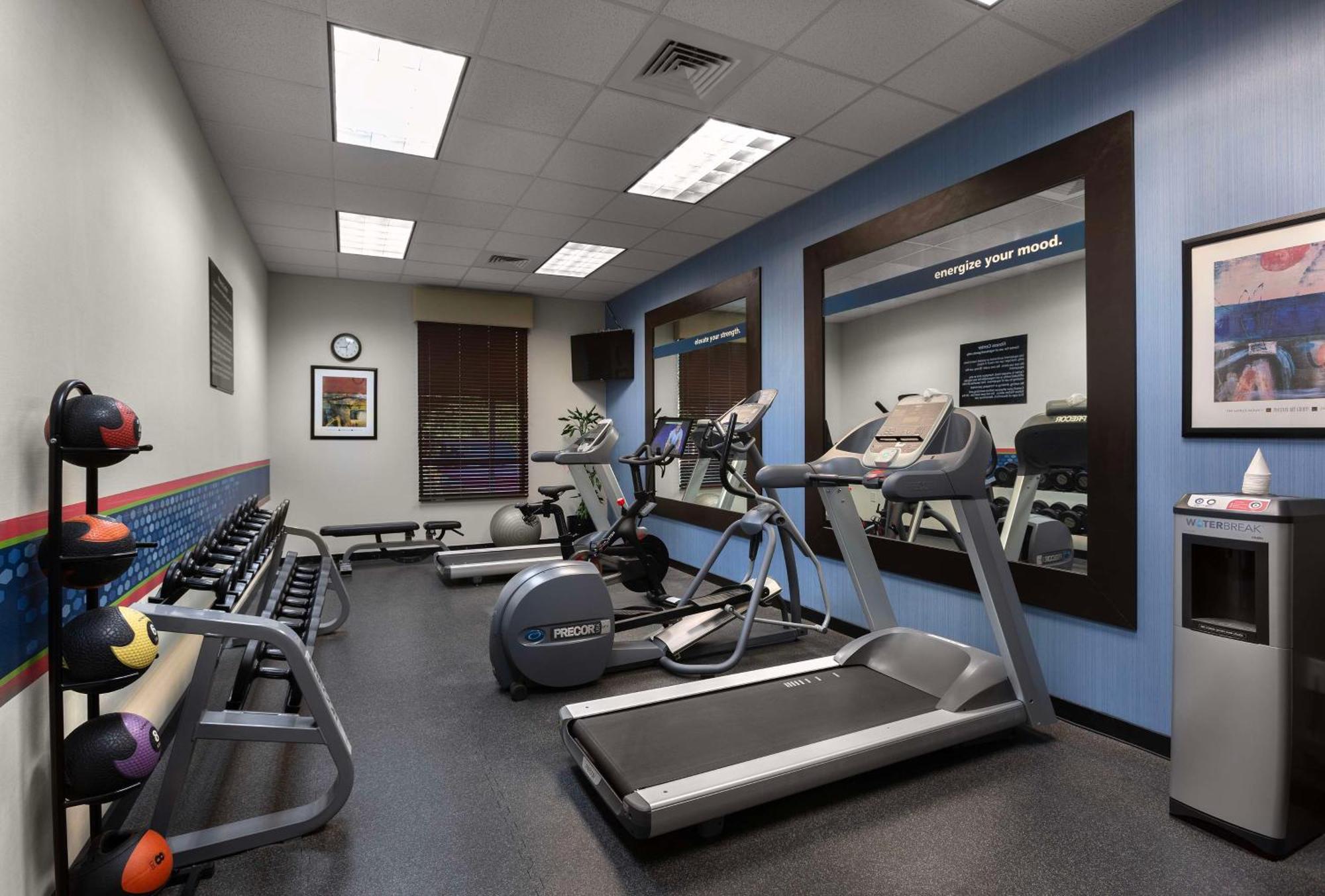 Hampton Inn Belmont At Montcross Екстер'єр фото