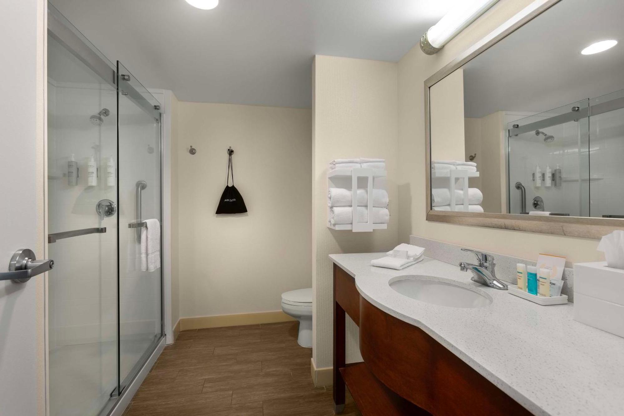 Hampton Inn Belmont At Montcross Екстер'єр фото